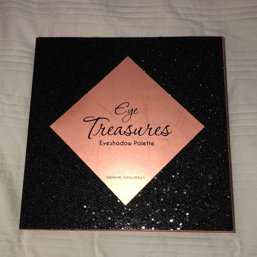 Eye treasures eyeshadow palette